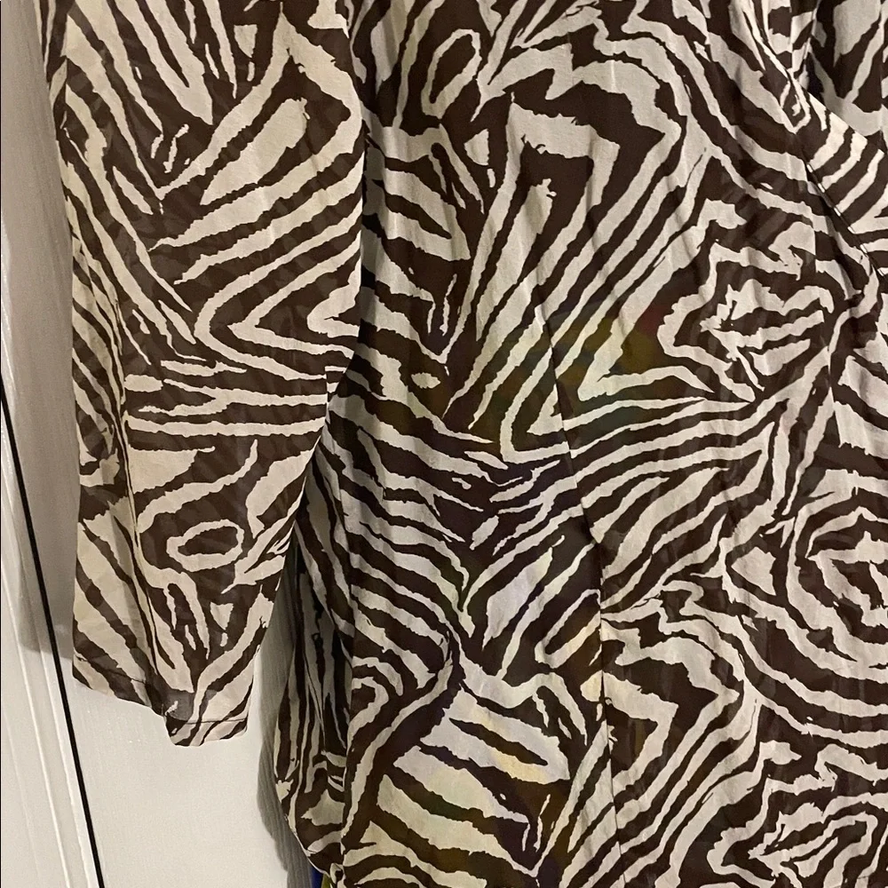 CHICO’S Brown/Cream Animal Print Wrap-Style SILK Blouse L - Picture 4 of 5